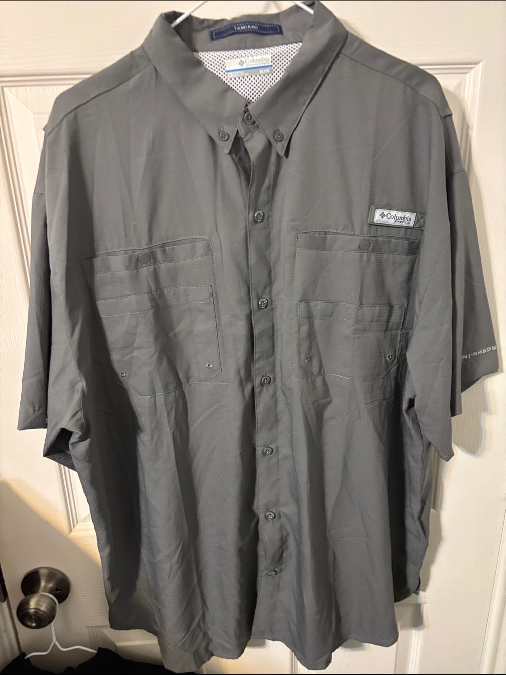 Columbia Men’s Gray Short-Sleeve Button-Down Fishing Shirt